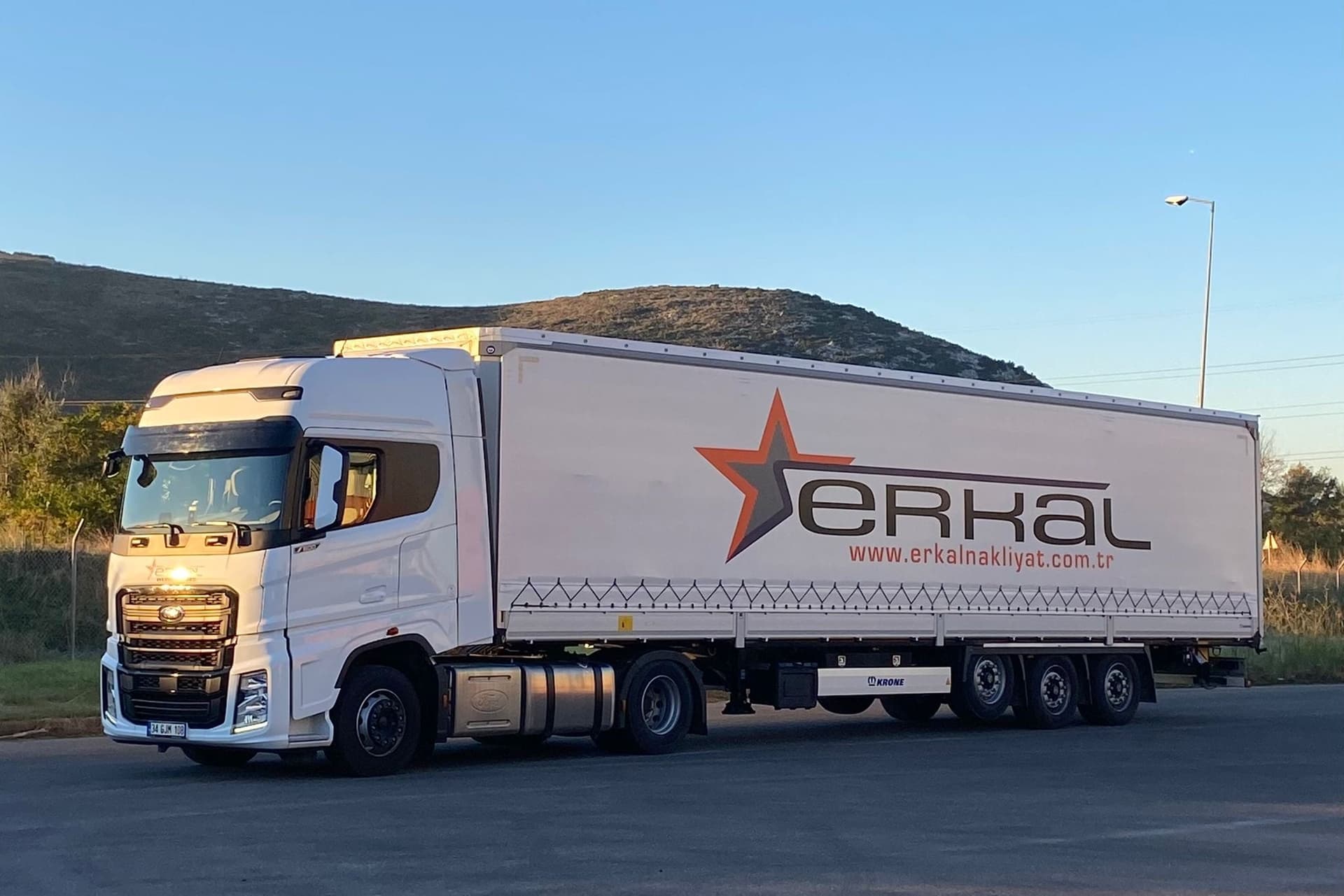 Erkal Nakliyat truck on the road